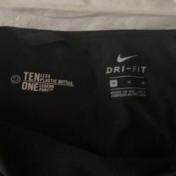 BRAND NEW NIKE YOGA DRI-FIT LEGGINGS - Picture 3 of 3